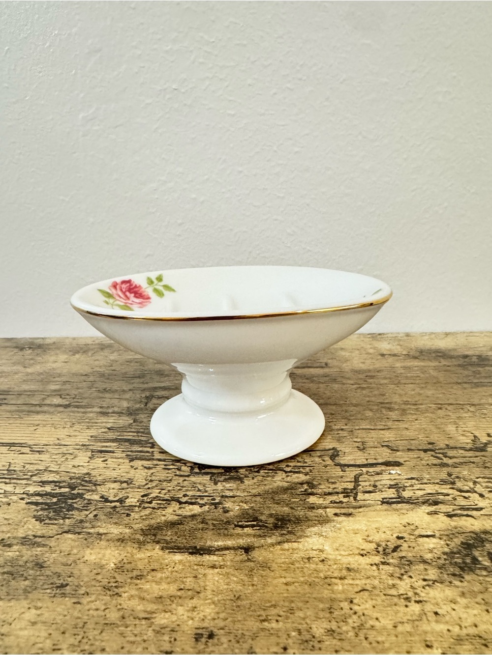 Martha Stewart Rose Bathroom Set | Soap Dish & Toothbrush Holder - Picture 10 of 14
